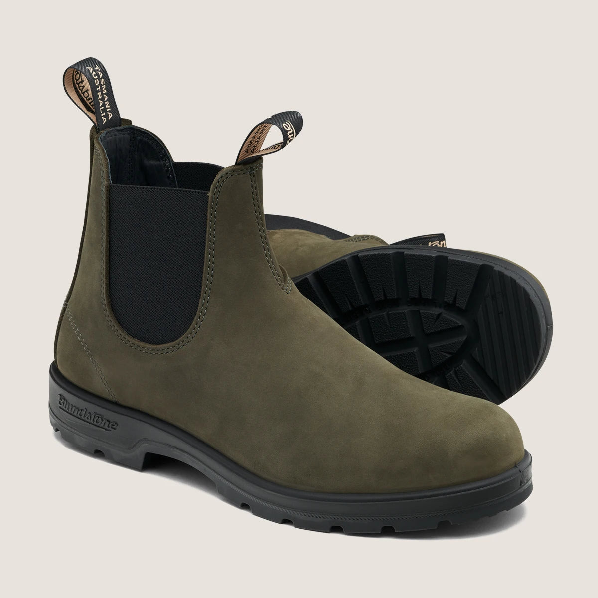 Blundstone Women's 2442 Classic Chelsea Boots - Waterproof Leather Ankle Boots for Women, Comfortable Slip-On Booties for Outdoor, Hiking & Casual Wear