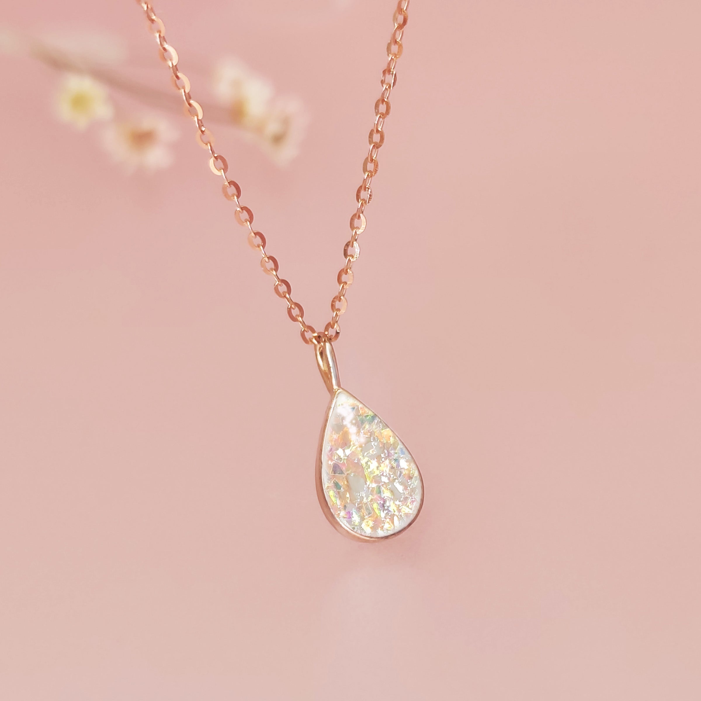 Whispering Flames Ashes Necklace - Elegant Memorial Jewelry for Loved Ones - Perfect for Remembrance, Sympathy Gifts & Special Occasions