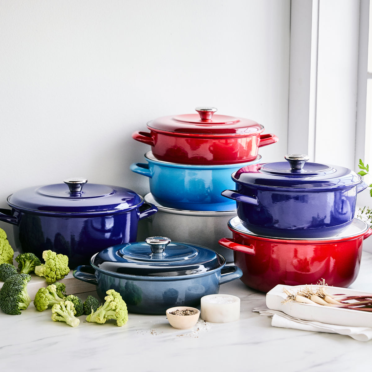 Merten & Storck 7 Quart Enameled Cast Iron Dutch Oven - Foundry Red | Heavy Duty Cookware for Braising, Stewing & Baking | Perfect for Stovetop, Oven & Camping Use