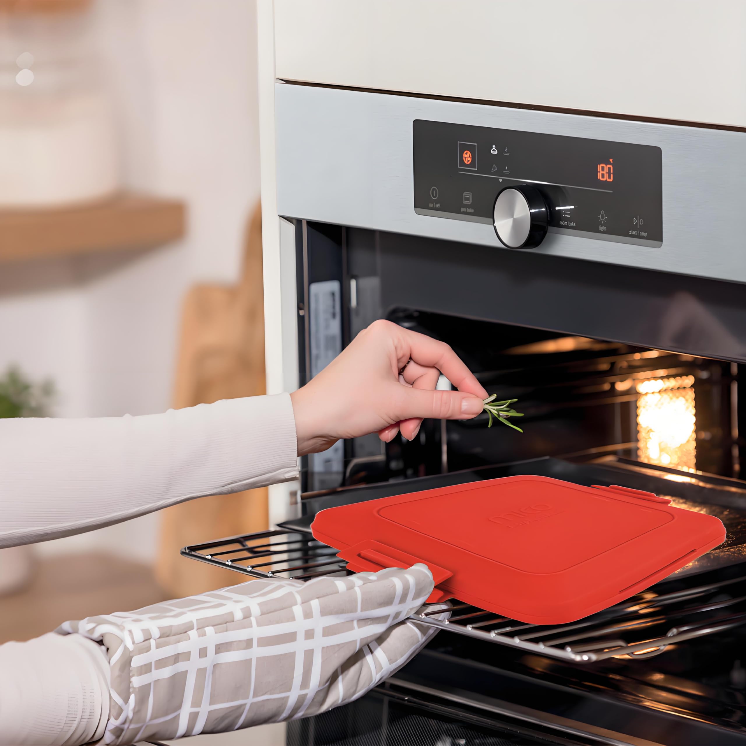 Microwave Toastie Maker - Fast Heating Sandwich & Grilled Cheese Maker with Crisper Tray, No Electricity Needed, Dishwasher Safe - Perfect for Quick Breakfasts, Office Lunches & Late Night Snacks