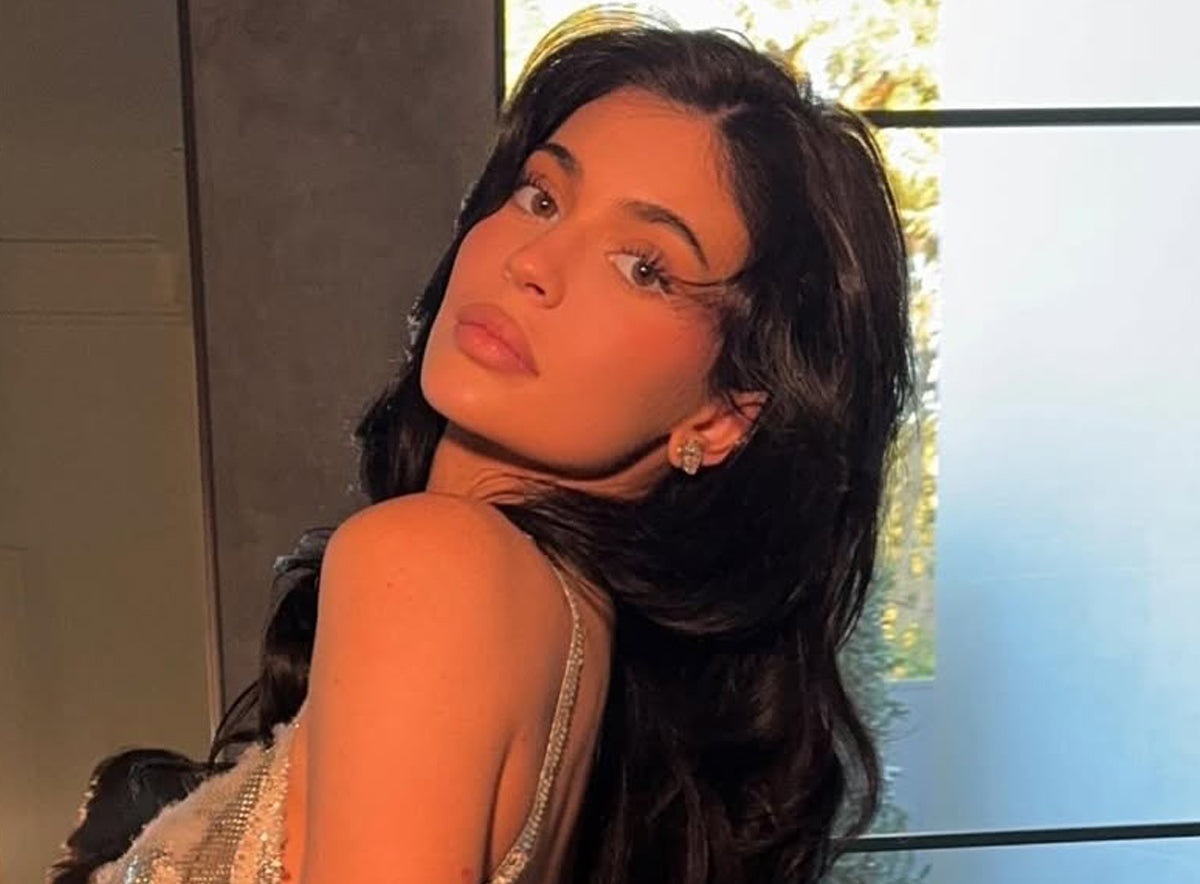 Kylie Jenner Golden Globes Dress 2024 - Red Carpet Gown for Awards Show & Evening Events