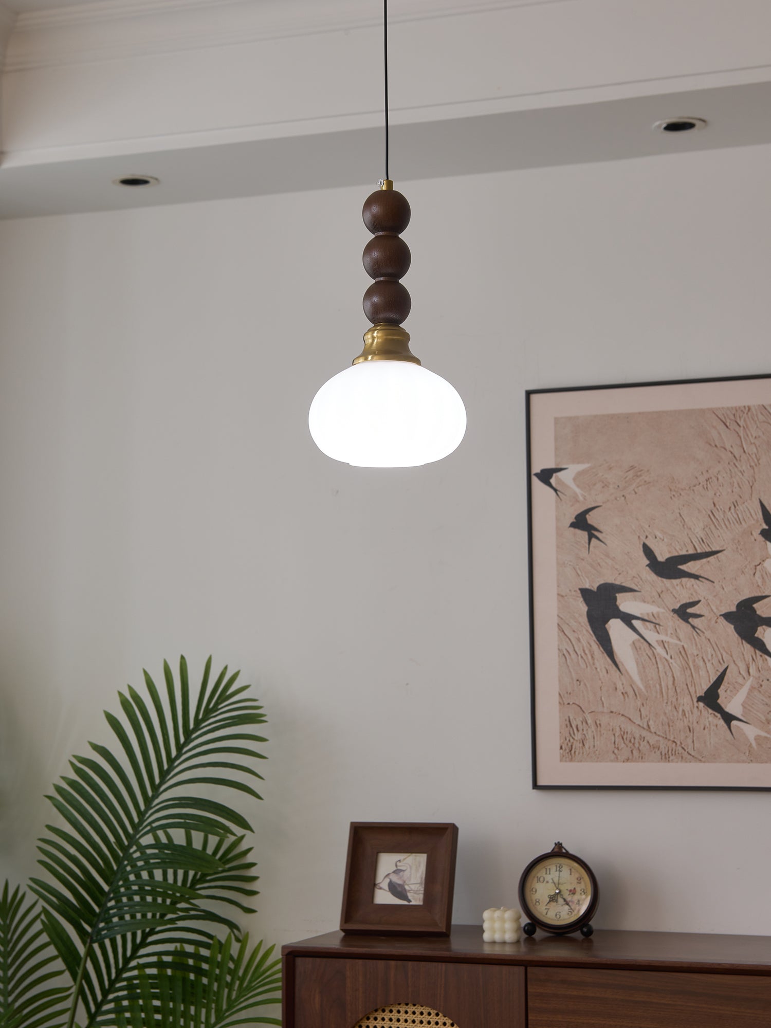 Evandra Modern Pendant Light - Sleek Hanging Chandelier for Kitchen Island, Dining Room & Bedroom - Adjustable Height & Dimmable Lighting - Perfect for Home Decor & Interior Design