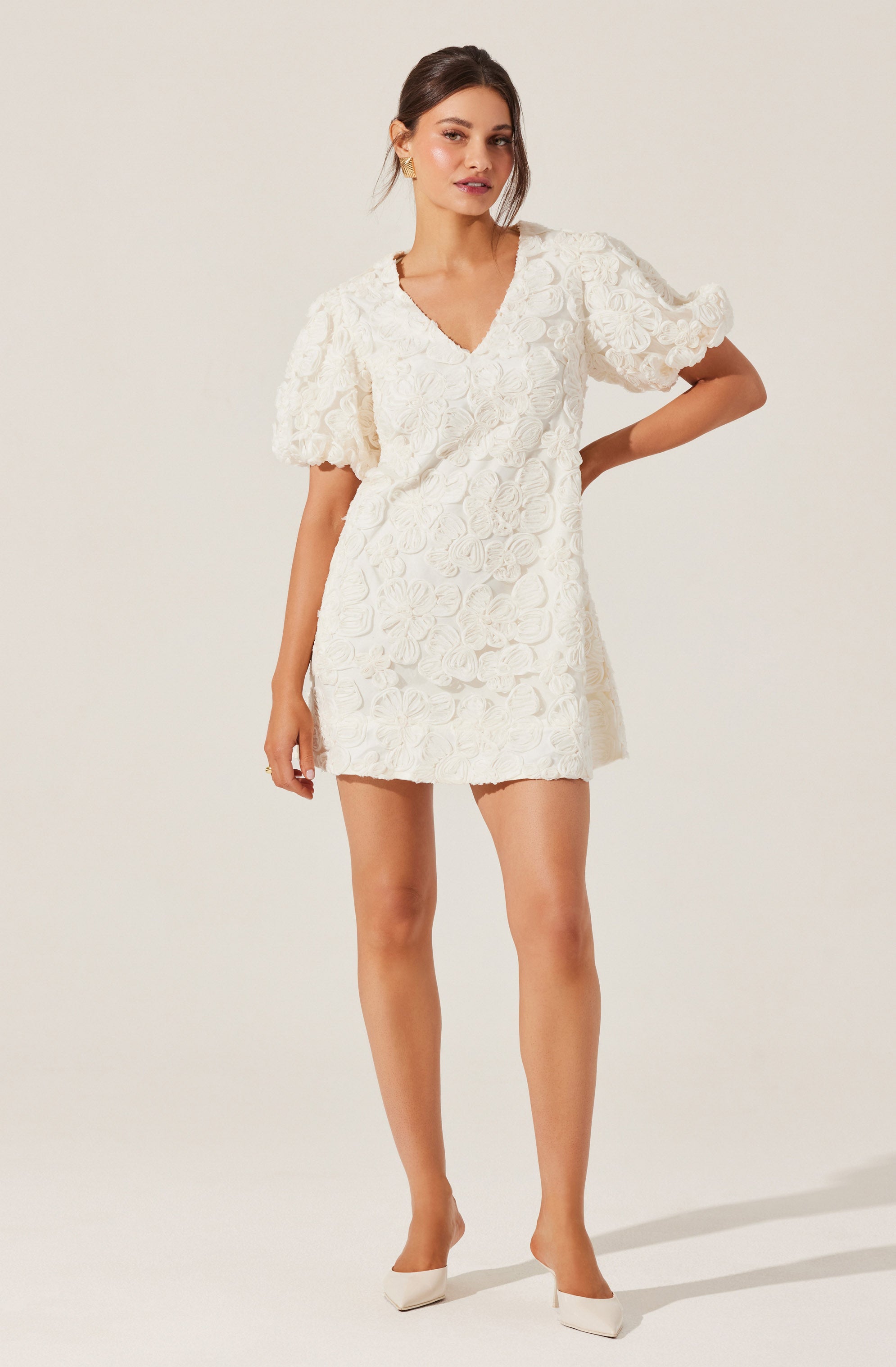 Lakelyn Floral Embroidered Mini Dress - Summer Floral Sundress for Women, Boho Chic Party Dress with Embroidery Details - Perfect for Beach Vacations, Garden Parties & Date Nights