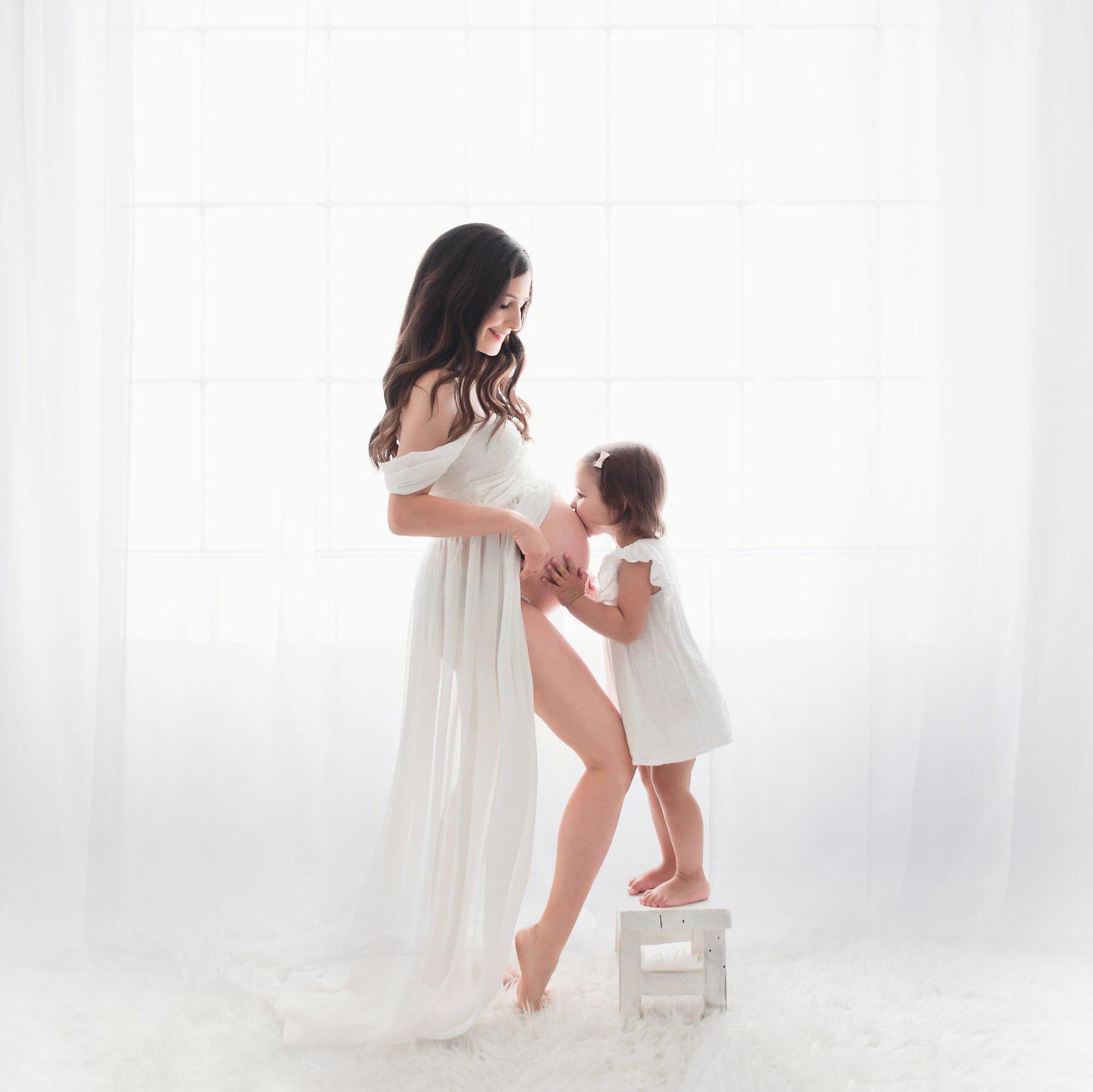 Elegant Maternity Lace Dress for Photoshoot - Off Shoulder Pregnancy Gown for Maternity Photography, Baby Shower & Special Occasions
