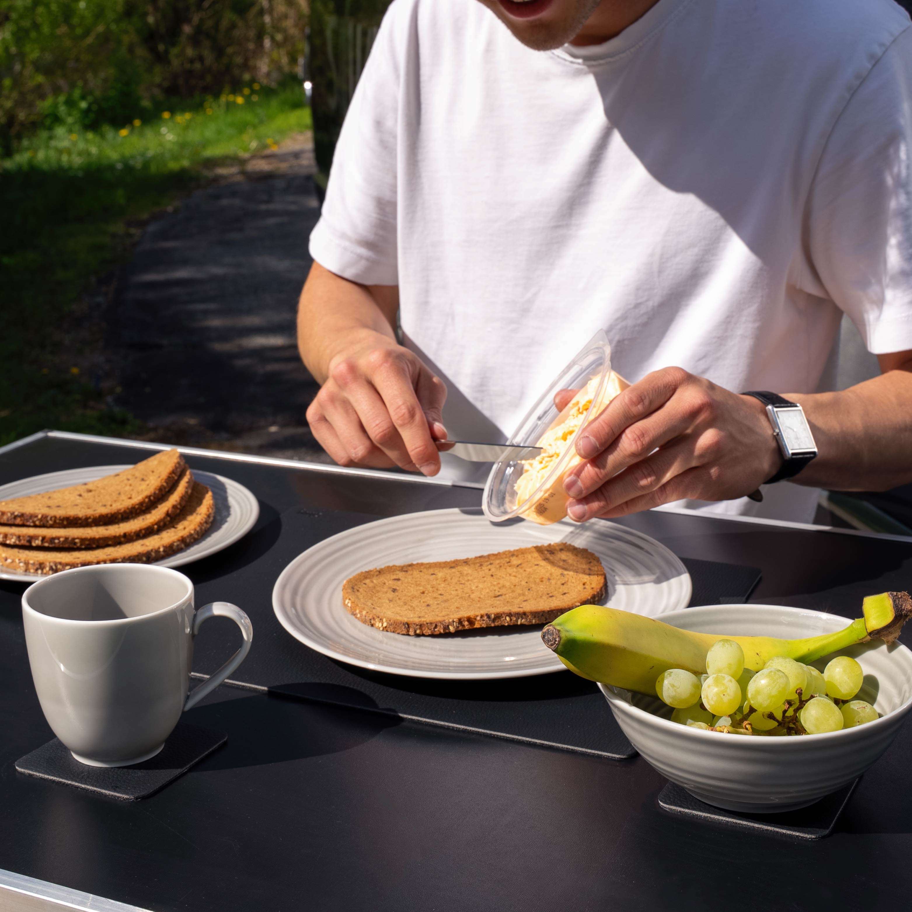 Premium Porcelain Dinnerware Set with Magnetic Lids - Elegant & Durable Dish Set for Home, Kitchen, and Restaurant Use - Perfect for Daily Meals, Entertaining Guests, and Professional Dining
