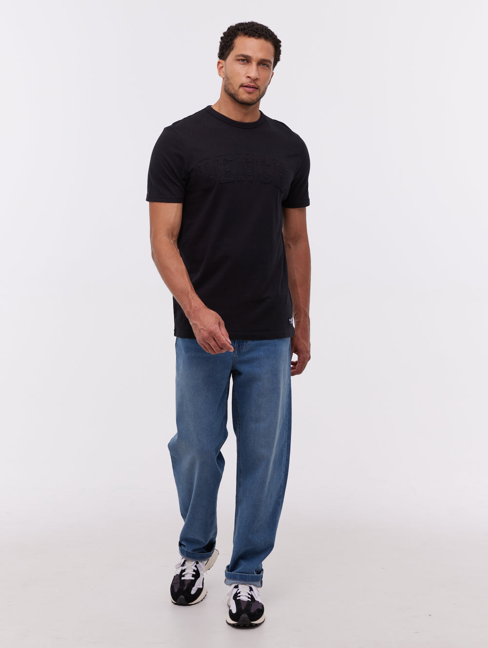 Daffron Collegiate Applique T-Shirt - Stylish Vintage-Inspired Graphic Tee for Men & Women - Perfect for Casual Wear, College Events & Gameday Outfits