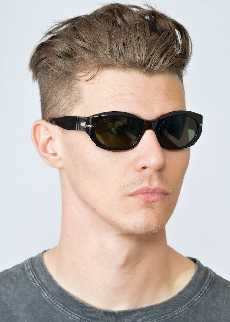 Persol 2527S Sunglasses - Classic Aviator Style, Polarized Lenses, UV Protection - Perfect for Driving, Travel & Outdoor Activities