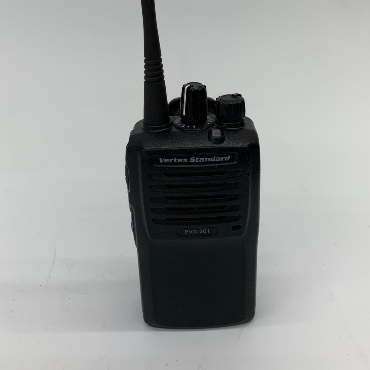 Motorola EVX 261 G6 5 UHF Digital Two-Way Portable Radio - Reliable Communication for Construction, Security & Outdoor Adventures