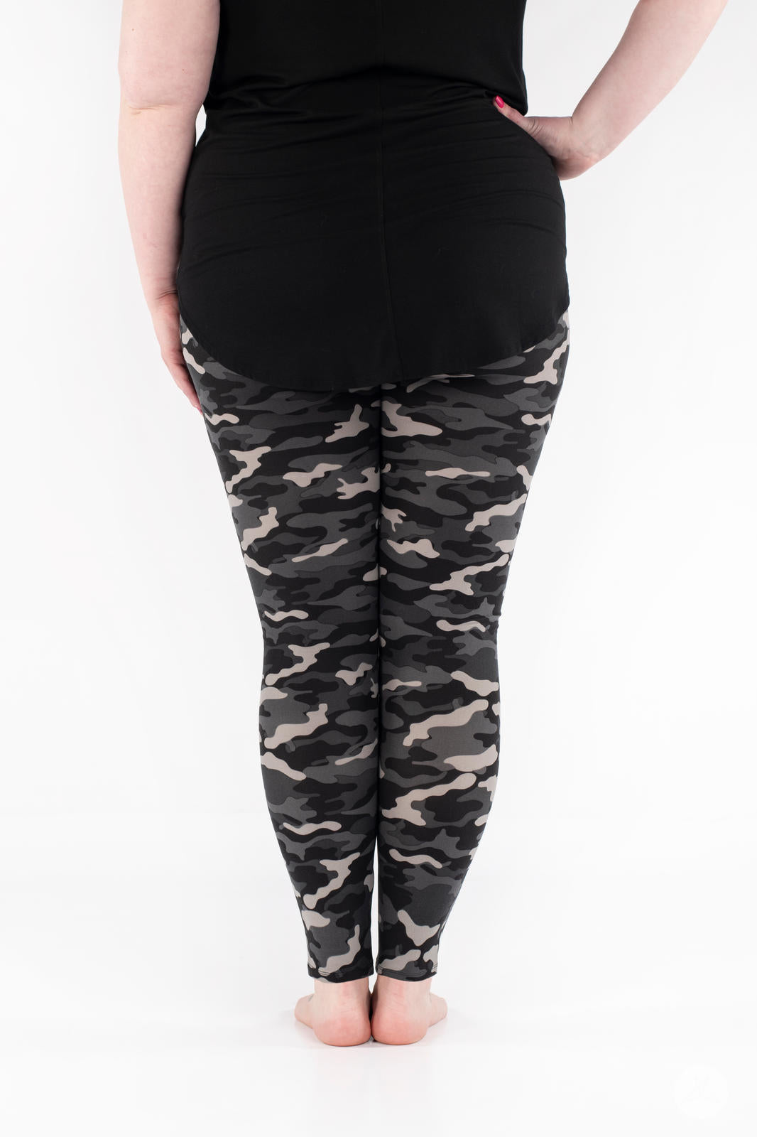 Night Camo Patterned Leggings for Women - High Waisted Yoga Pants with Pockets - Comfortable Workout Leggings for Running, Gym & Lounge Wear