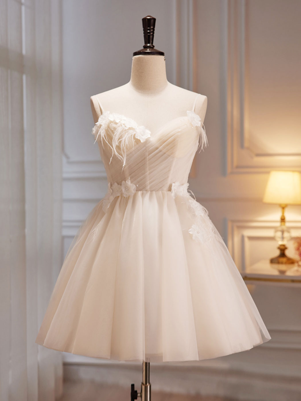 Elegant A-Line V-Neck Tulle Short Prom Dress in Light Champagne - Perfect for Homecoming, Cocktail Parties & Special Occasions