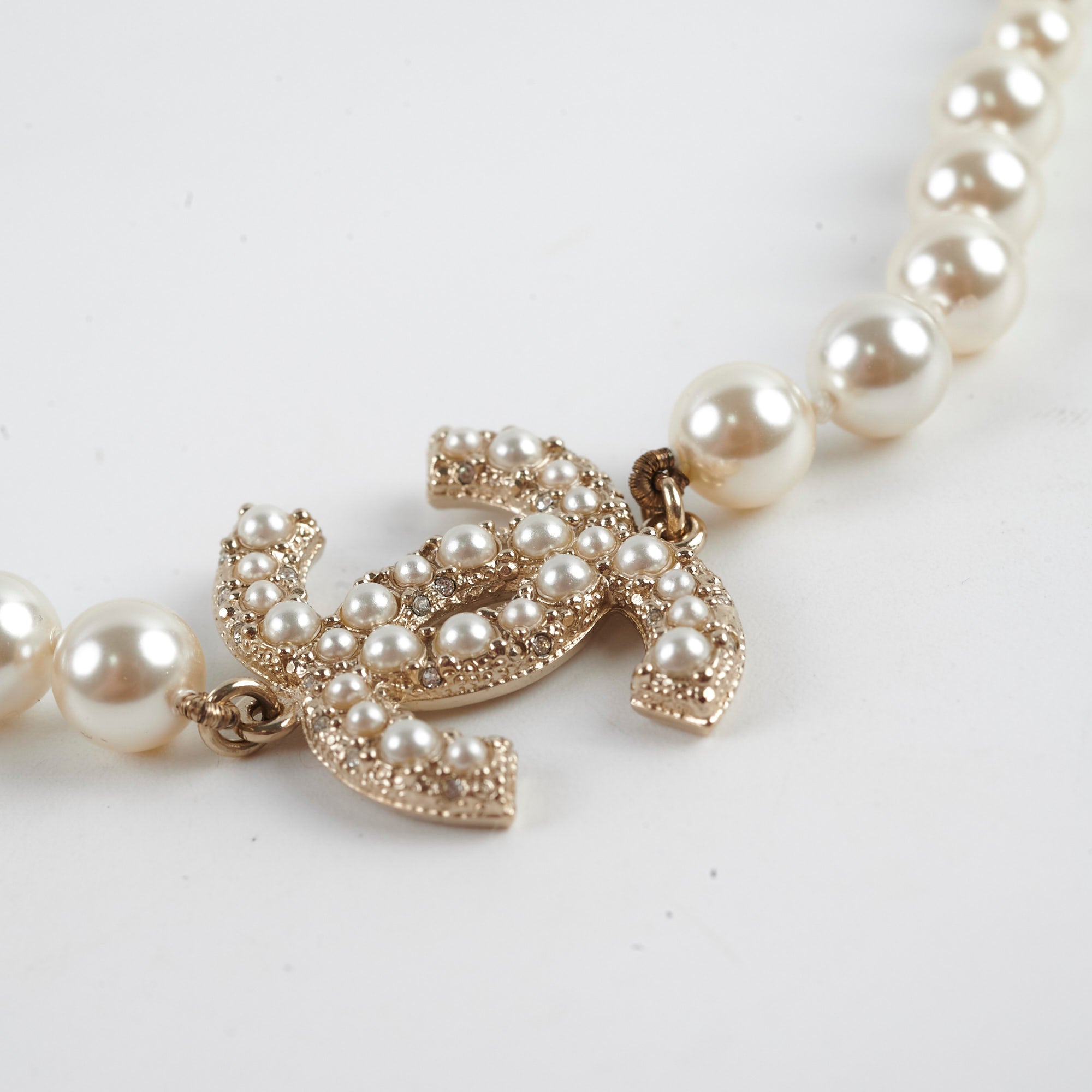Chanel CC Pearl Choker Necklace - Elegant Pearl & CC Logo Design for Women | Perfect for Parties, Weddings & Special Occasions