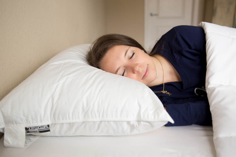 Premium Polyester Pillow - Soft & Supportive Medium Firmness for Side, Back & Stomach Sleepers | Perfect for Home, Travel & Guest Rooms