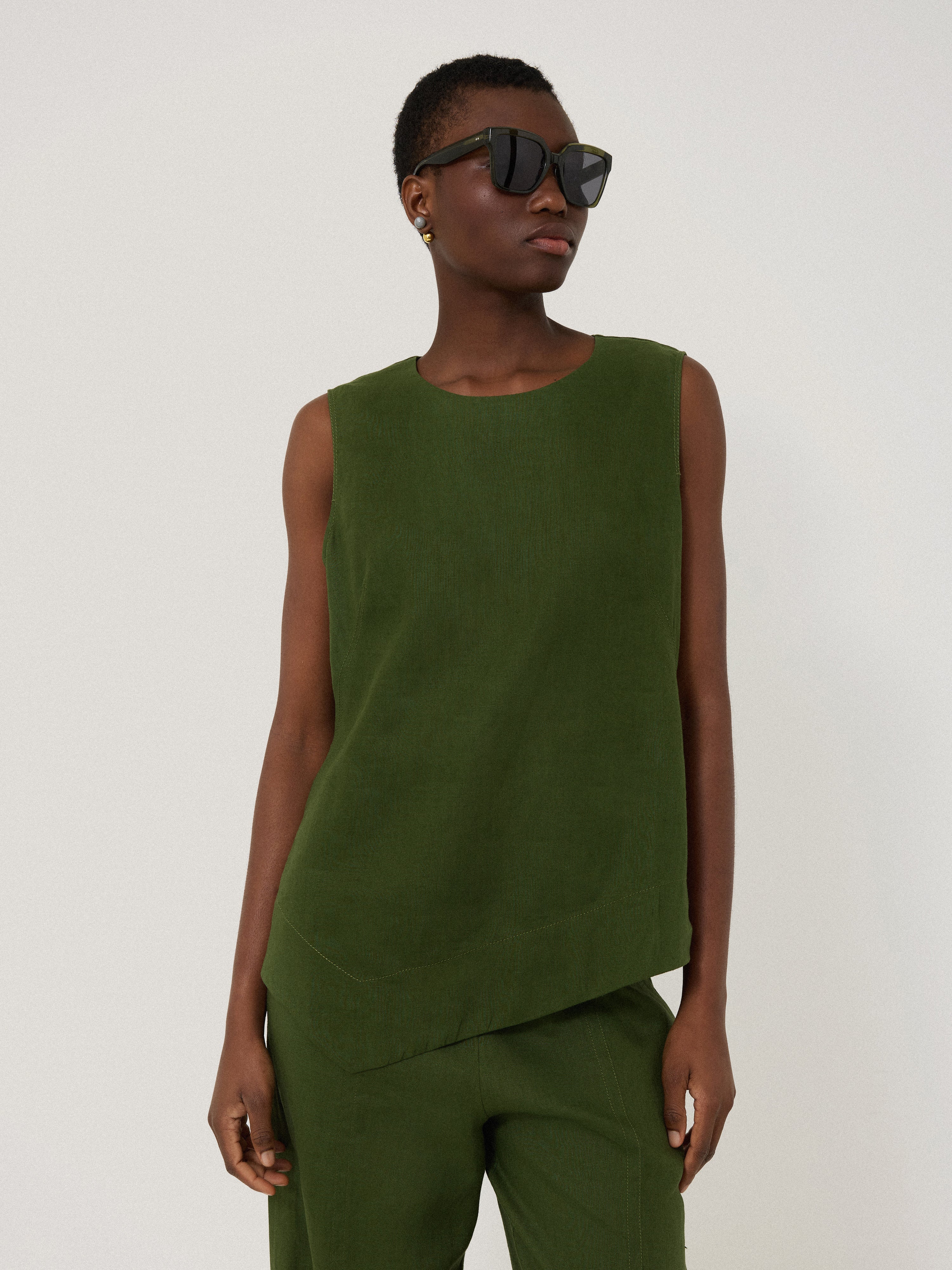 Elegant Green Linen Asymmetric Hem Top for Women - Perfect for Summer Outfits, Casual Wear & Boho Style