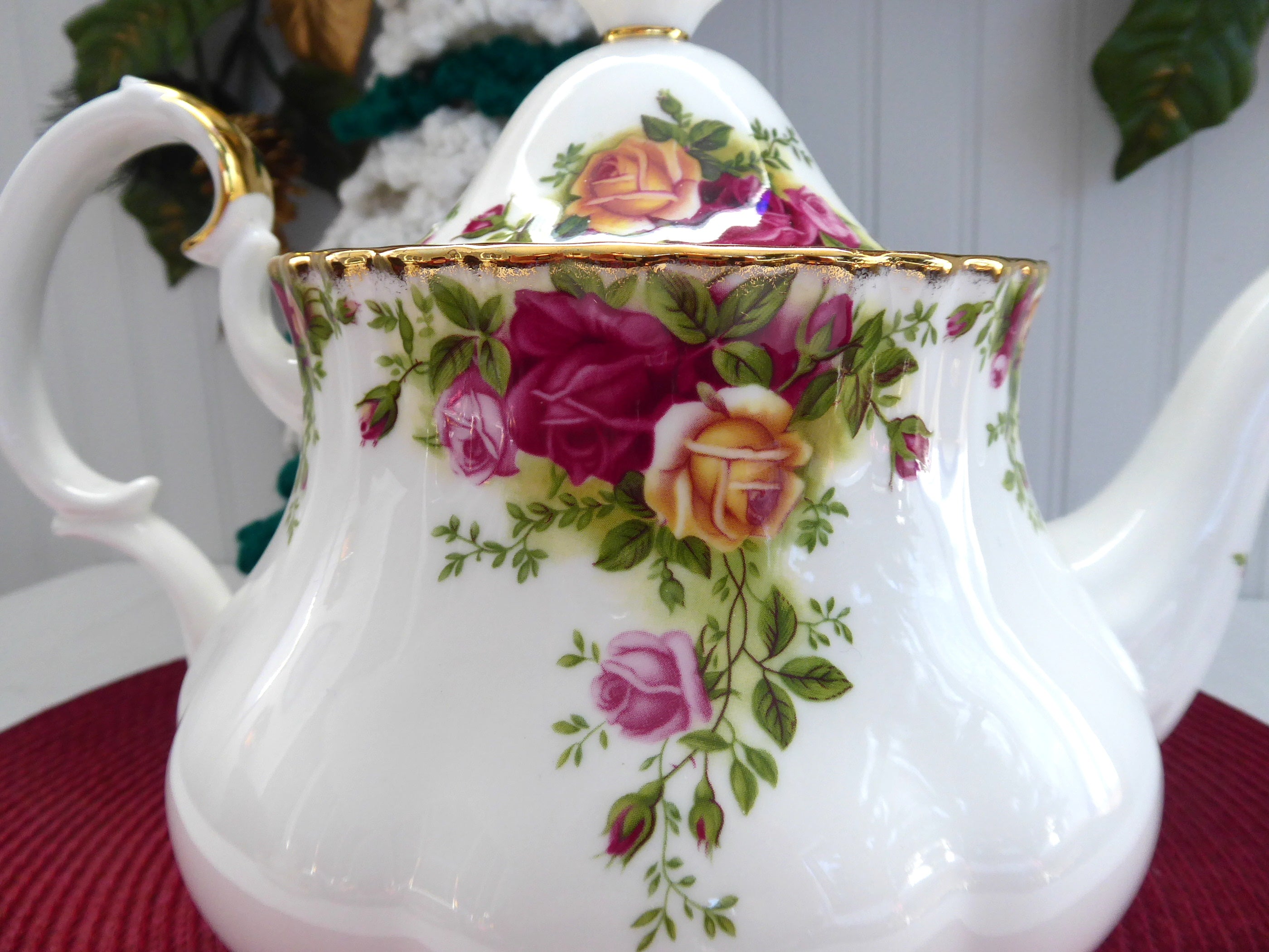 Vintage Royal Albert Old Country Roses Large Teapot - 48oz English Porcelain Teapot (1974-1992) | Perfect for Afternoon Tea, Bridal Showers & Collectible Display