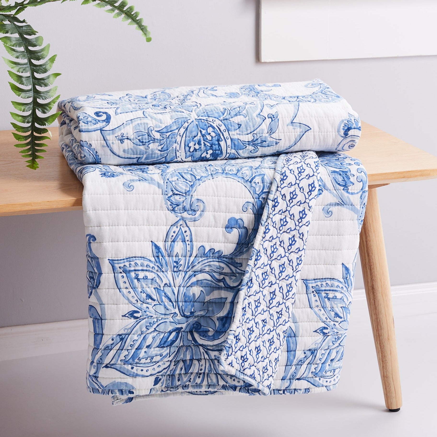 Bennett Quilted Throw Blanket - Soft Cozy Lightweight Bedspread for Couch, Sofa & Bed - Perfect for Home Decor, Gift Giving and Winter Warmth