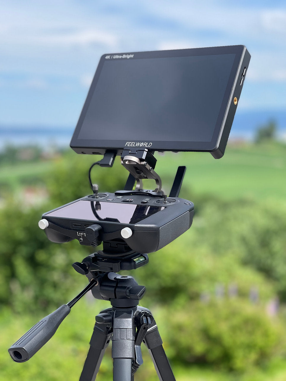 Feelworld 10.1 Inch Full HD HDMI On-Camera Field Monitor for DSLR & Mirrorless Cameras - Perfect for Video Shooting, Live Streaming & Outdoor Photography