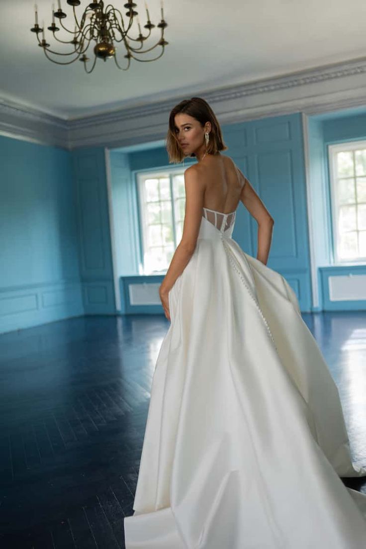 Jenny Yoo Mollie Gown - Elegant Wedding Dress for Brides | Perfect for Beach, Garden & Church Ceremonies