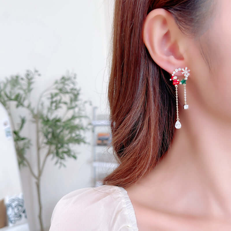 Asymmetric Santa Claus Earrings - Christmas Stocking Stuffers for Women | Festive Holiday Jewelry Gift for Parties & Xmas Celebrations | AE1656