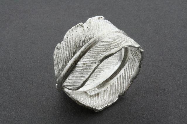 Elegant Foiled Feather Ring for Women - Vintage Boho Jewelry for Parties, Weddings & Everyday Wear