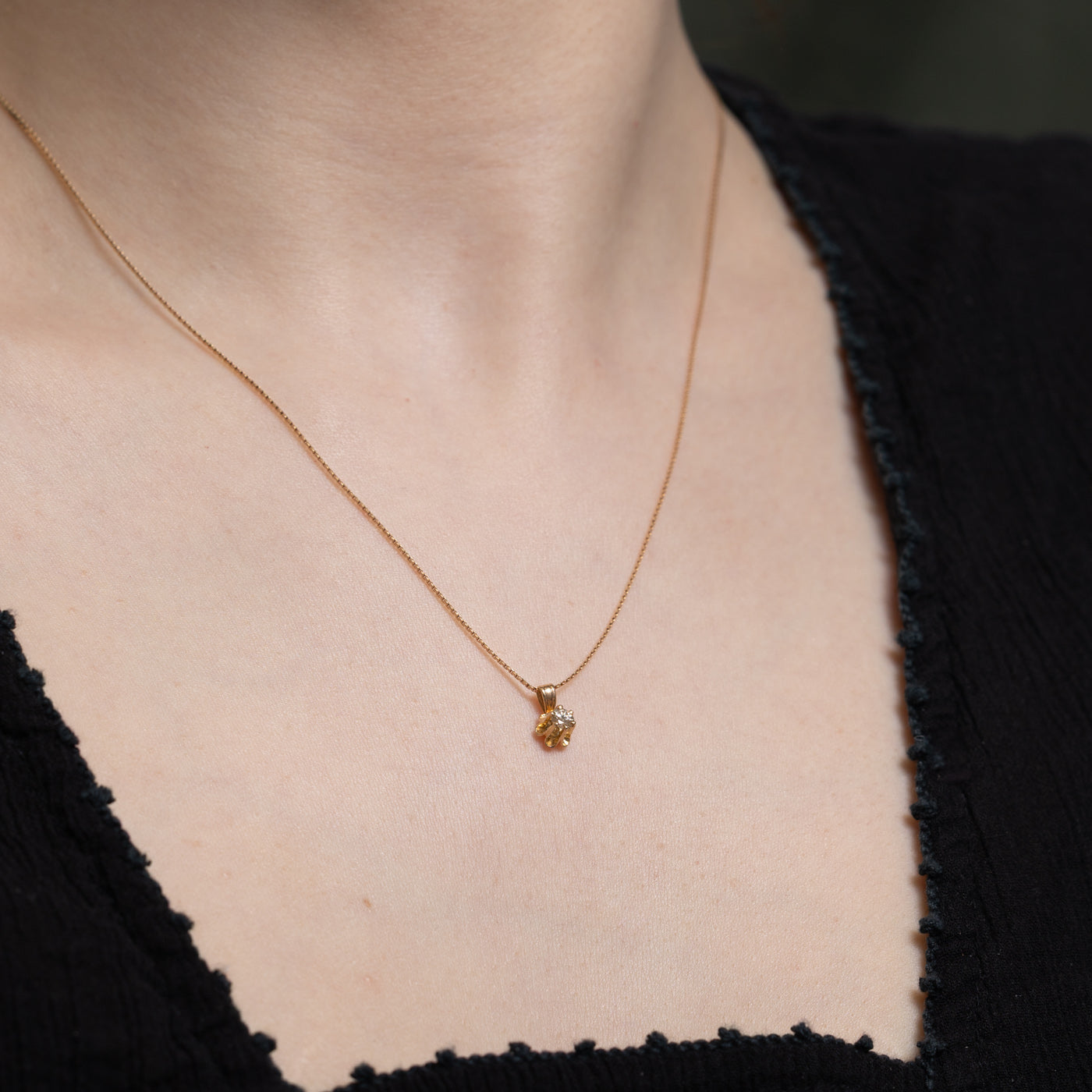 0.14ct Diamond Pendant Necklace in 18K Gold - Elegant Belcher Set Jewelry for Women, Perfect for Weddings, Anniversaries & Special Occasions