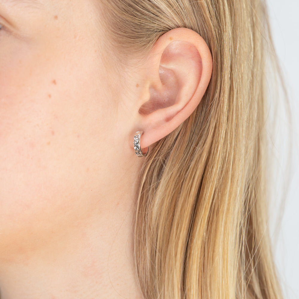 9ct White Gold 10mm Huggie Hoop Earrings with Diamond Cut Design - Perfect for Everyday Wear, Date Nights & Special Occasions