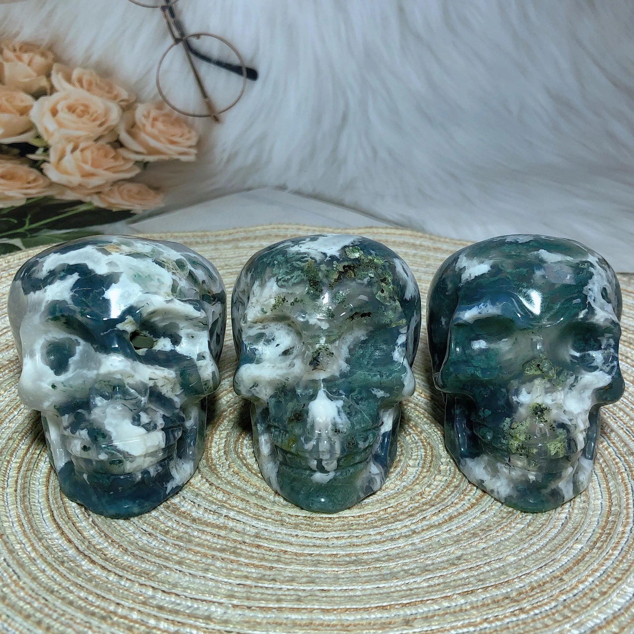 Natural Crystal Moss Agate Skull Carving - Polished Healing Stone for Reiki Energy, Spiritual Home Decor & Meditation Room Decoration | Perfect for Yoga Spaces, Altars & Positive Energy Gifts