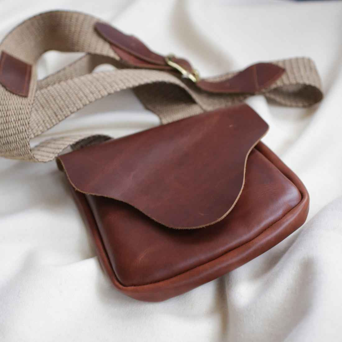 Premium Genuine Leather Hunting Pouch - Durable Ammo & Gear Carrier for Outdoor Adventures, Hunting Trips & Wilderness Survival