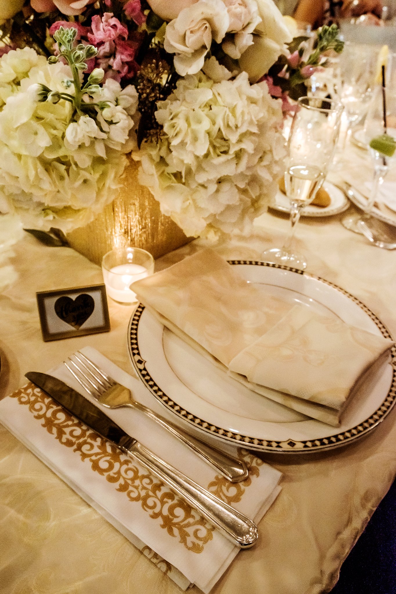 200 Pack Floral Gold & White Decorative Hand Napkins - Disposable Cloth-Like Paper Guest Towels for Bathroom, Dinner, Wedding & Cocktail Party | Perfect for Elegant Events, Home Decor & Luxury Dining