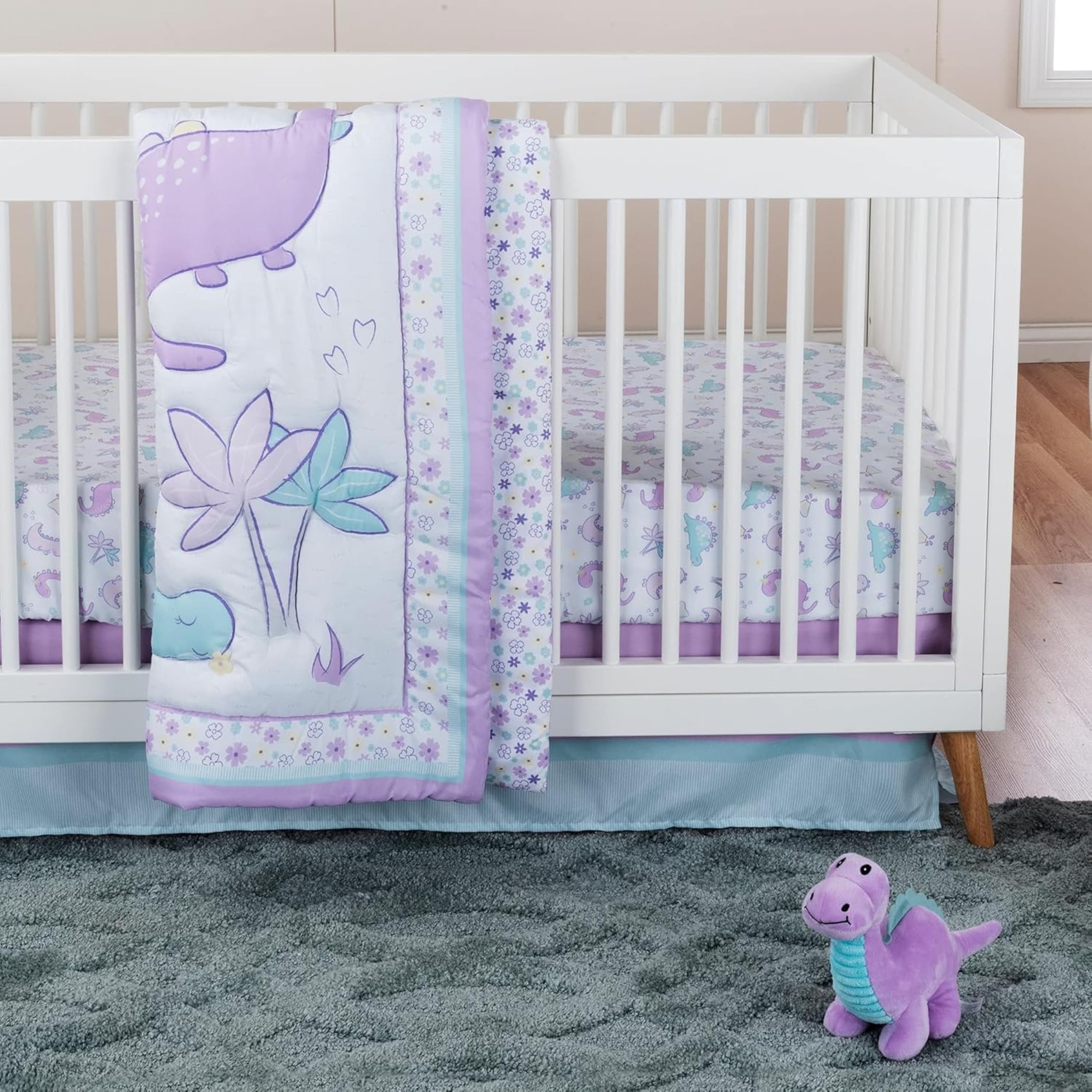 Sammy & Lou Tiny Dinos 4-Piece Baby Crib Bedding Set - Soft Quilt, Fitted Sheet, Crib Skirt & Plush Dinosaur Toy | Adorable Dinosaur Nursery Decor for Boys & Girls | Perfect for Newborns, Infants & Toddlers