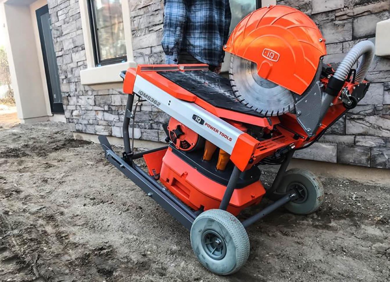 IQ Power Tools Dust Control Masonry Saw - Professional Wet/Dry Cutting Concrete Saw with Dust Extraction for Brick, Block & Stone - Perfect for Construction Sites & DIY Projects