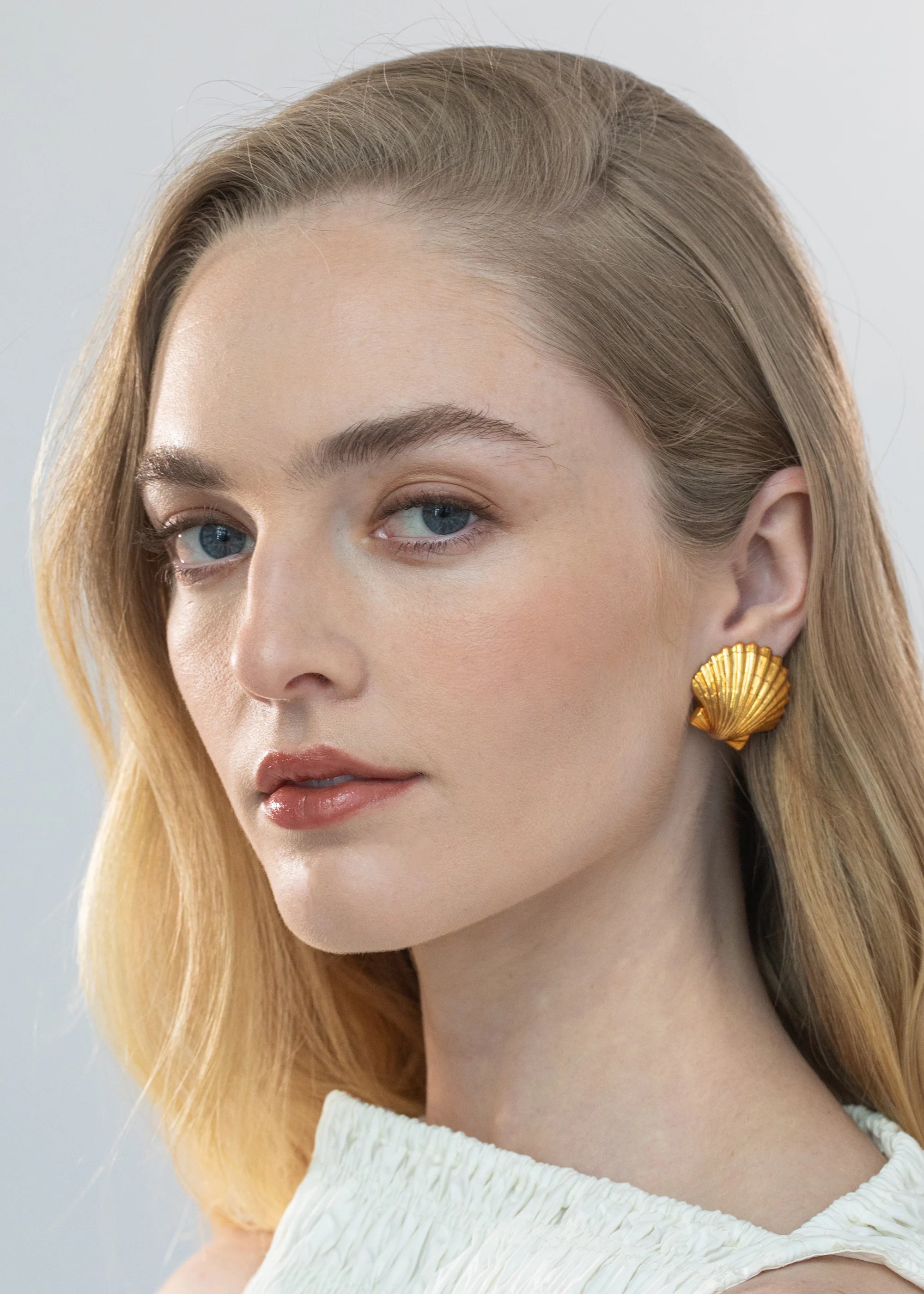 Elegant Gold Mar Earrings for Women - Trendy Dainty Hoop Earrings for Everyday Wear & Special Occasions