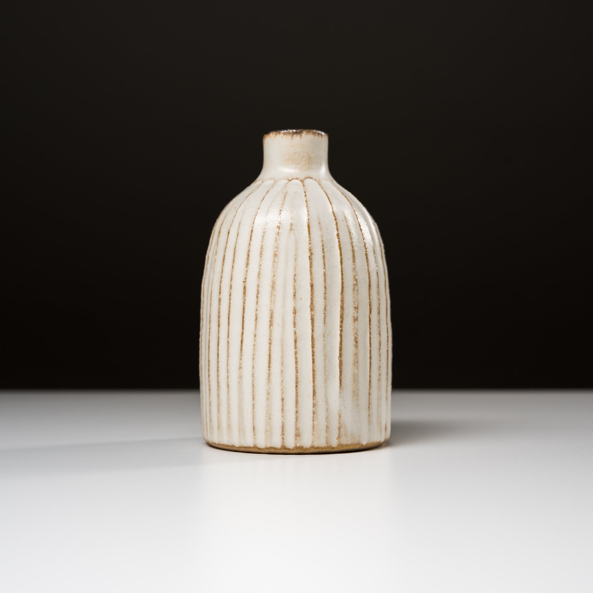 Wakasama Kiln Shinogi Vase - Handcrafted Japanese Ceramic Flower Vase for Home Decor, Wedding Centerpiece & Zen Interior Design