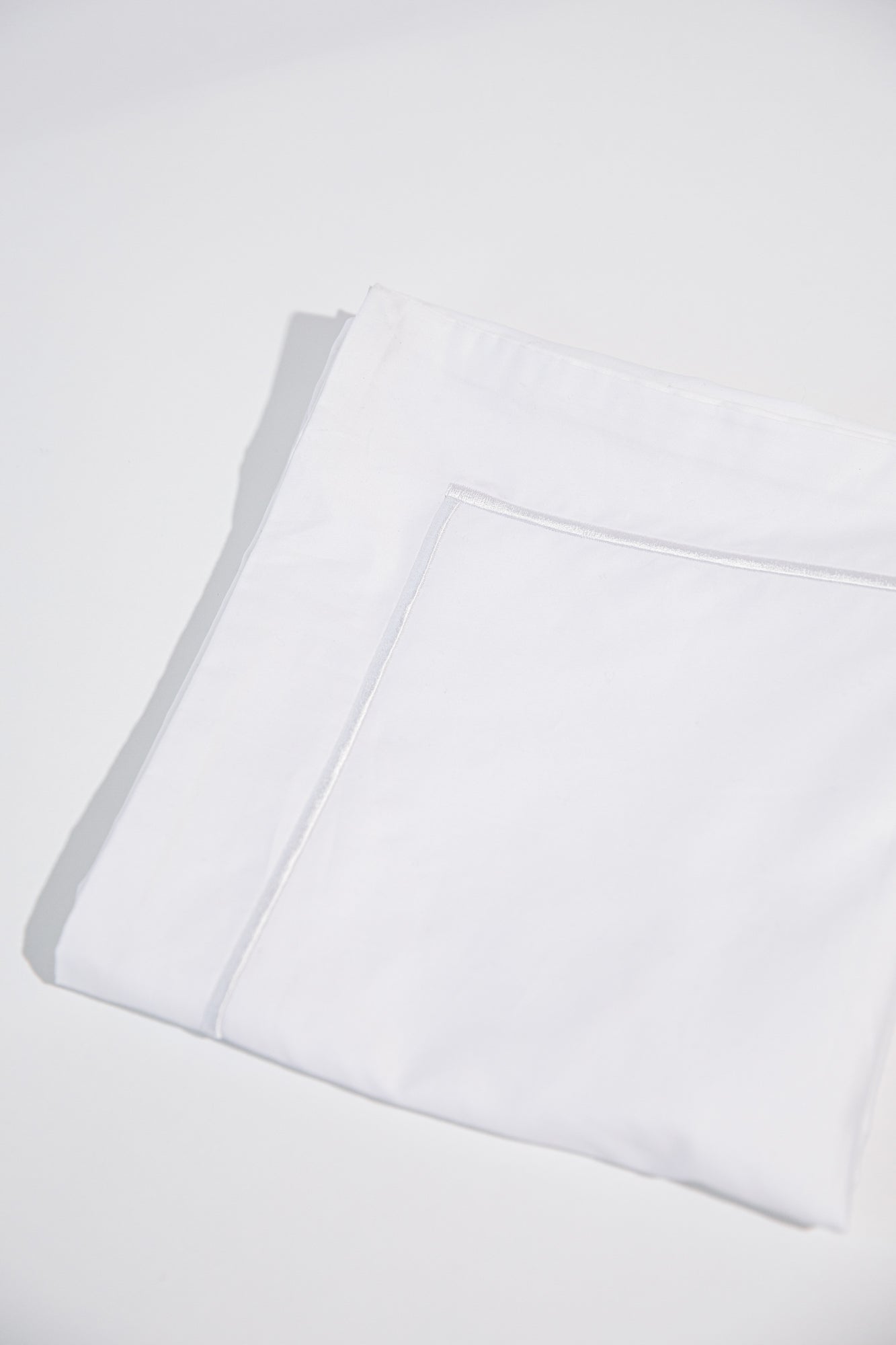 Bourdon White Queen Size Pillowcases - Soft & Breathable Cotton Bedding for a Comfortable Sleep | Perfect for Home, Hotel, and Guest Room Decor