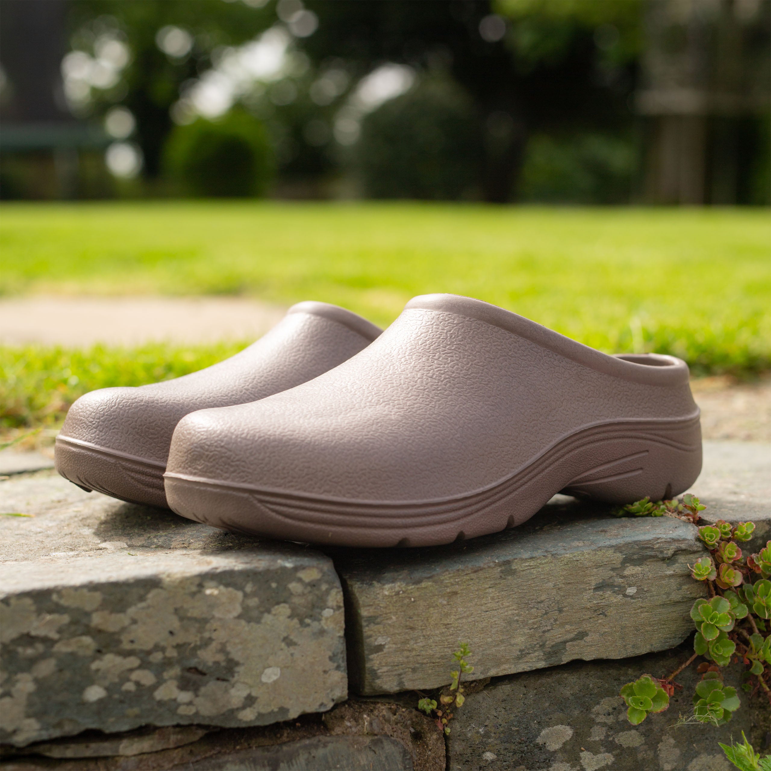 Women's Lorton Garden & Work Clogs - Comfortable Slip-Resistant Shoes for Gardening, Farming & Outdoor Work - Perfect for Yard Work, Landscaping & Wet Conditions