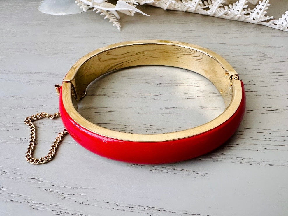 Vintage Red Clamper Bracelet - 1980s Retro Gold-Tone Classic Jewelry for Women | Perfect for Parties, Weddings & Vintage Fashion Outfits