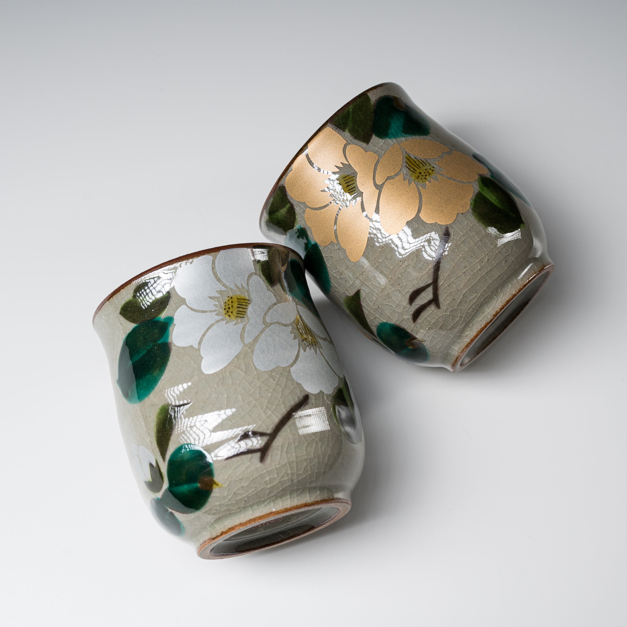Kutani Ware Gold Camellia Pair Yunomi Tea Cups - Handmade Japanese Ceramic Tea Set for Matcha & Green Tea - Perfect for Tea Ceremonies, Home Decor & Gift Giving