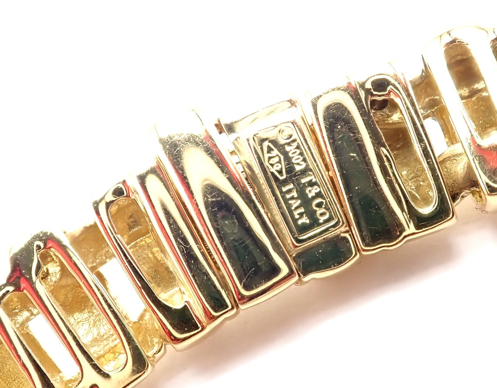 Authentic Tiffany & Co Vannerie 18k Yellow Gold Basket Weave Necklace 2002 - Luxury Jewelry for Women, Perfect for Weddings, Anniversaries & Special Occasions