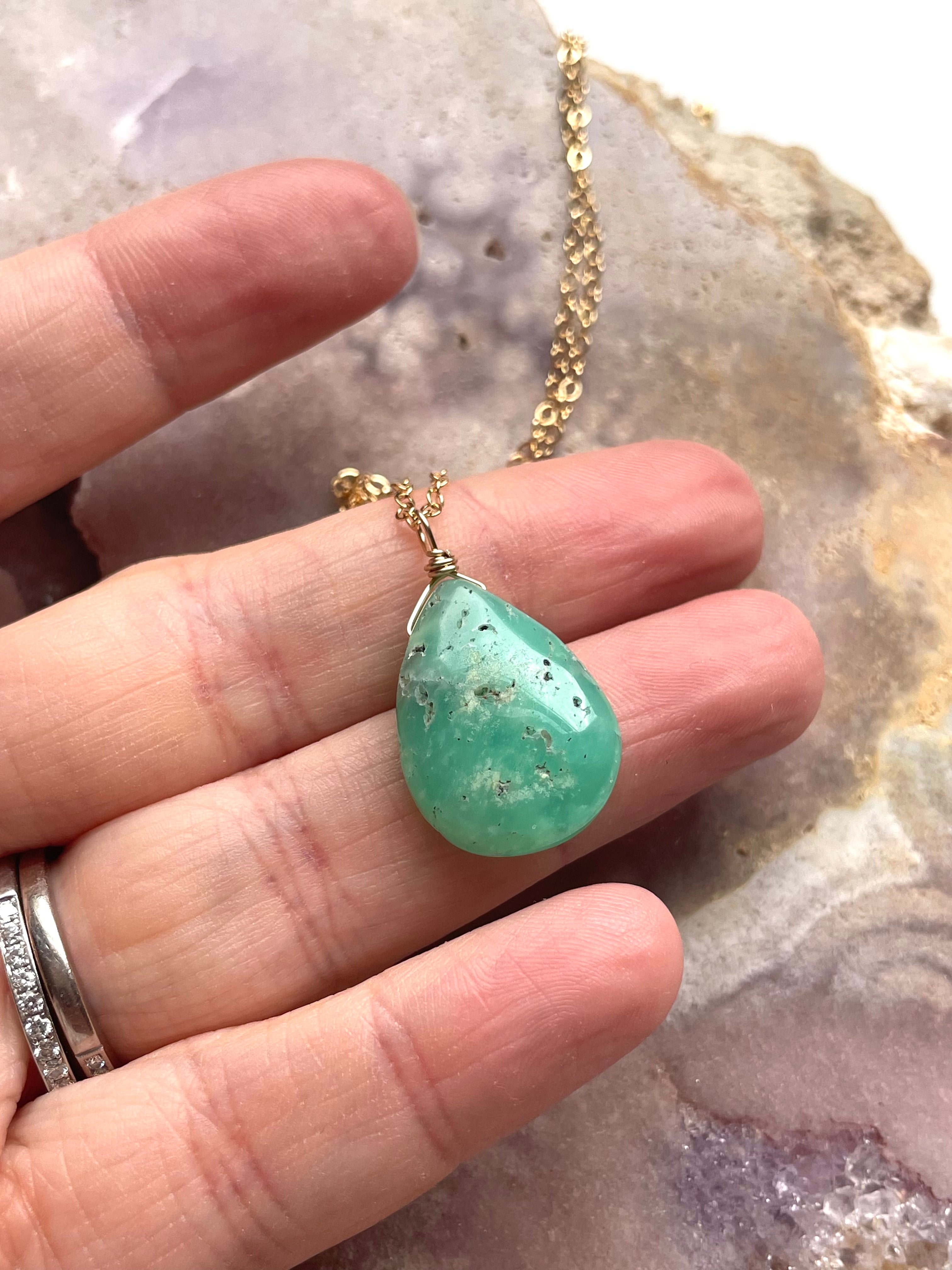 Natural Chrysoprase Gemstone Pendant Necklace for Women - Elegant Green Stone Jewelry Gift for Birthday, Anniversary & Special Occasions