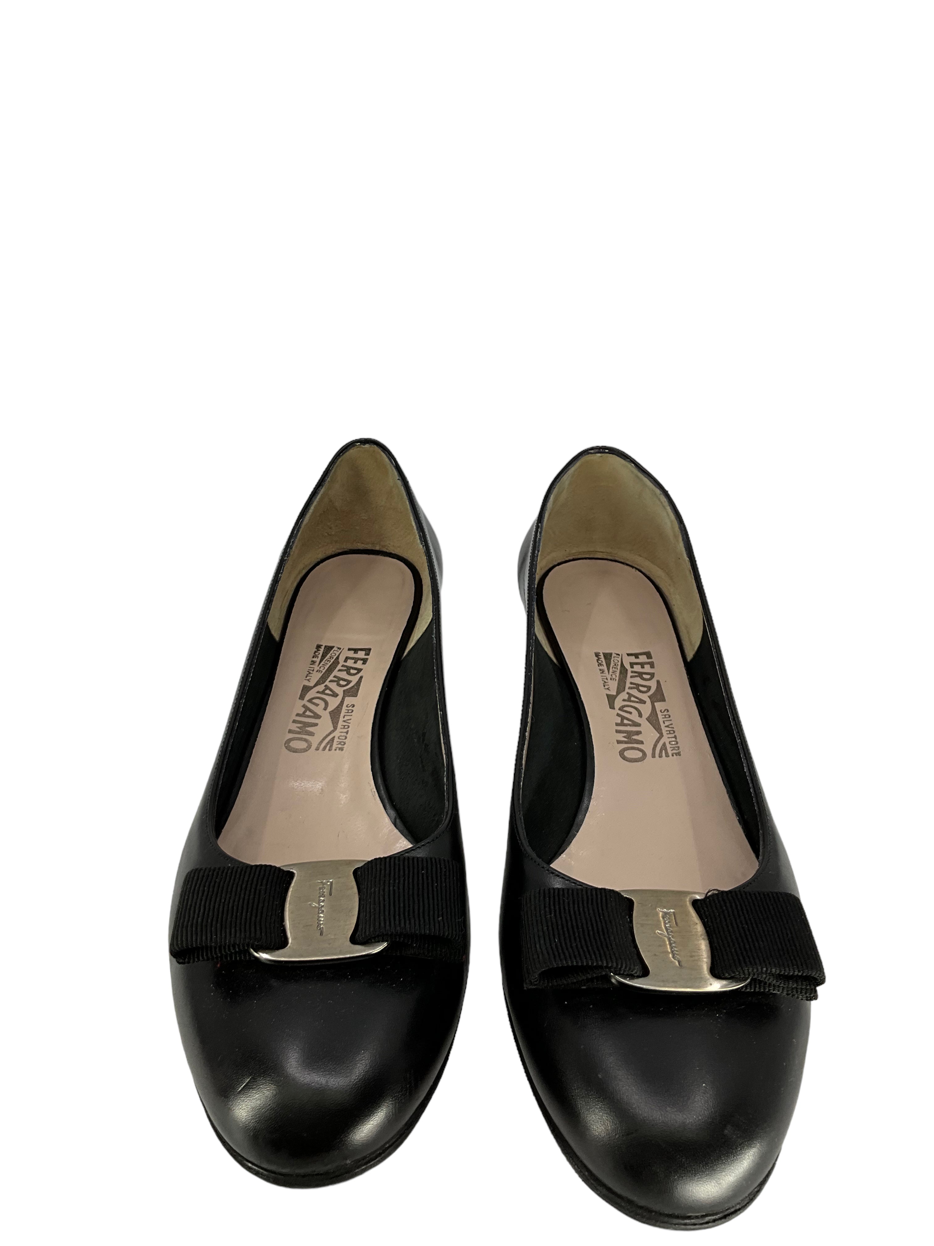 Salvatore Ferragamo Women's Black Leather Bow Pumps Size 9.5 - Elegant Dress Shoes for Work, Party & Formal Occasions