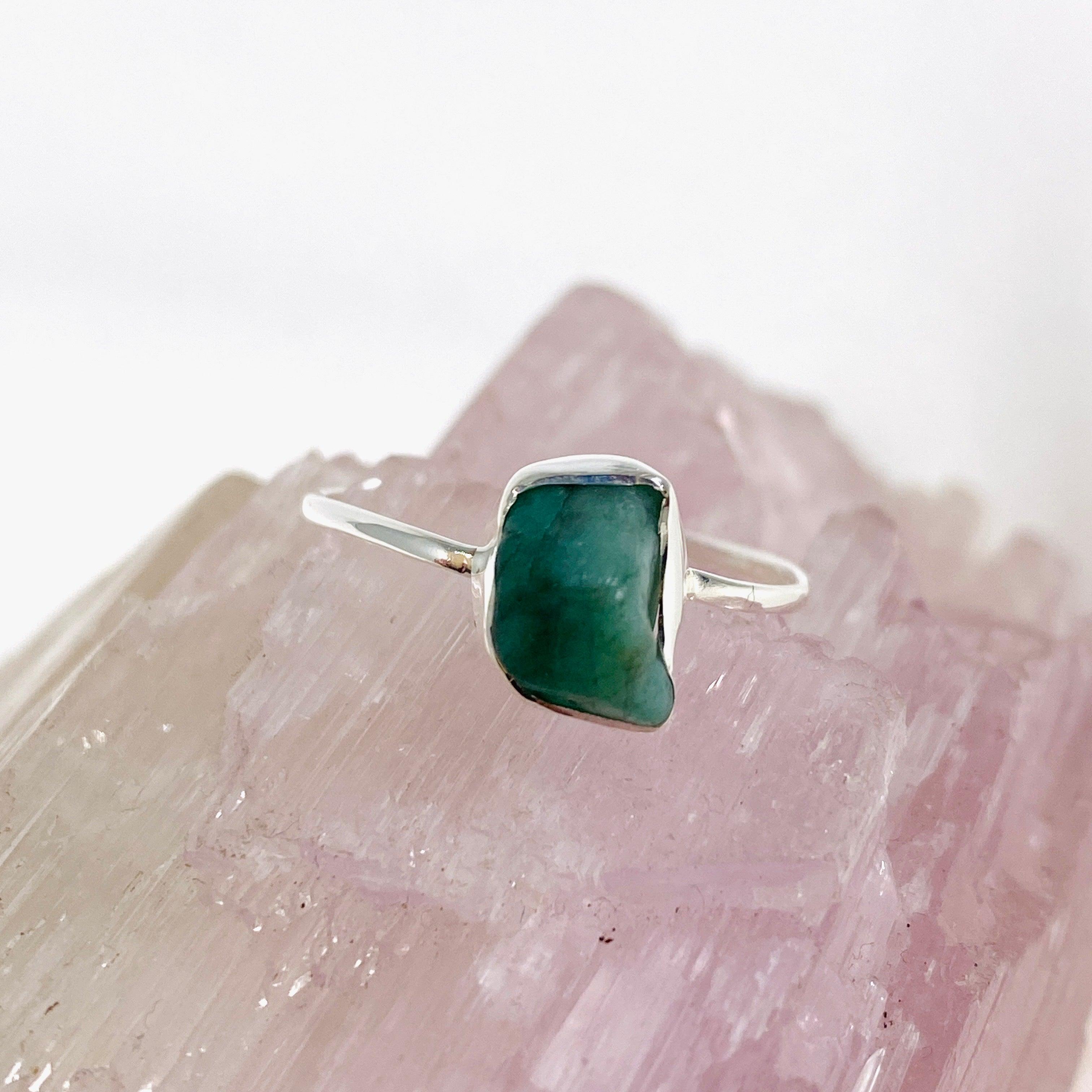 Emerald Raw Crystal Ring for Women - Natural Stone Fine Band Jewelry R3701 EM - Perfect for Boho Style, Meditation & Spiritual Healing