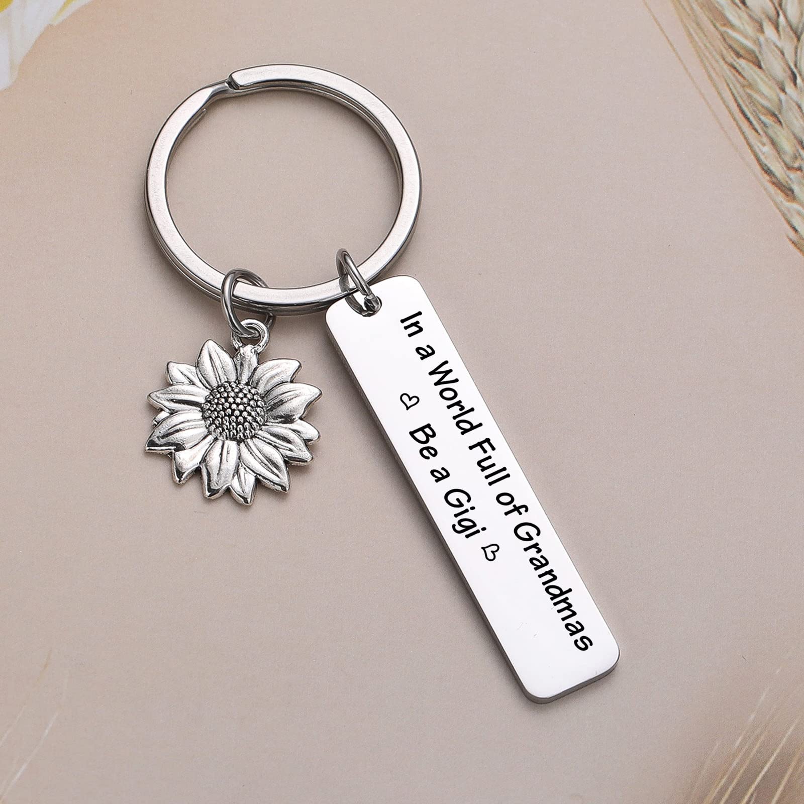 Best Gigi Appreciation Gift - Elegant Grandma Keychain for Mother's Day, Mom Jewelry, Grammy & Nana Gift - Perfect Thank You Present for Grandmother - Ideal for Birthdays, Anniversaries & Special Occasions