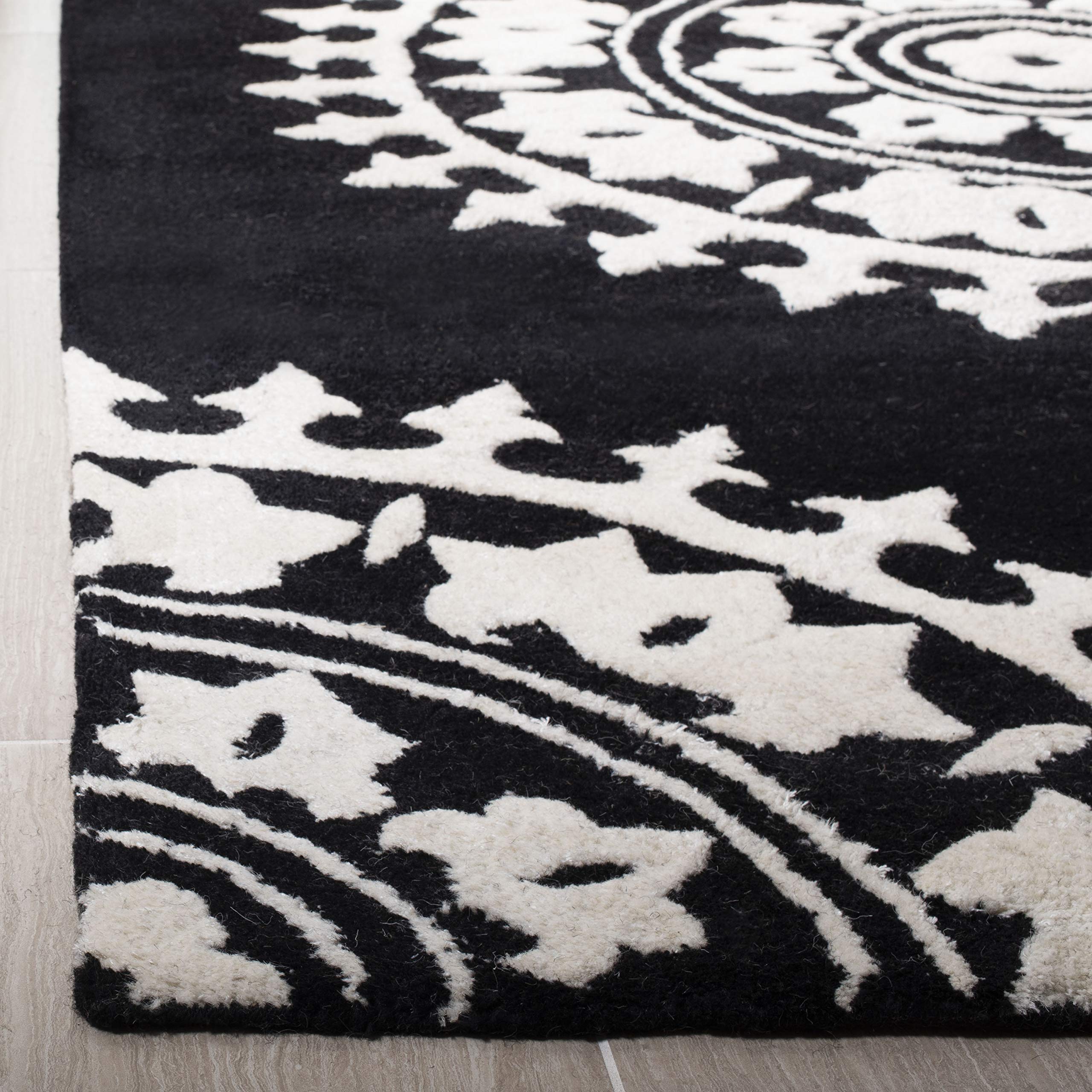 SAFAVIEH Soho Collection 6'x6' Square Black & Ivory Area Rug - Handmade Premium Wool & Viscose - Perfect for Living Room, Bedroom or Office Decor (SOH732D)