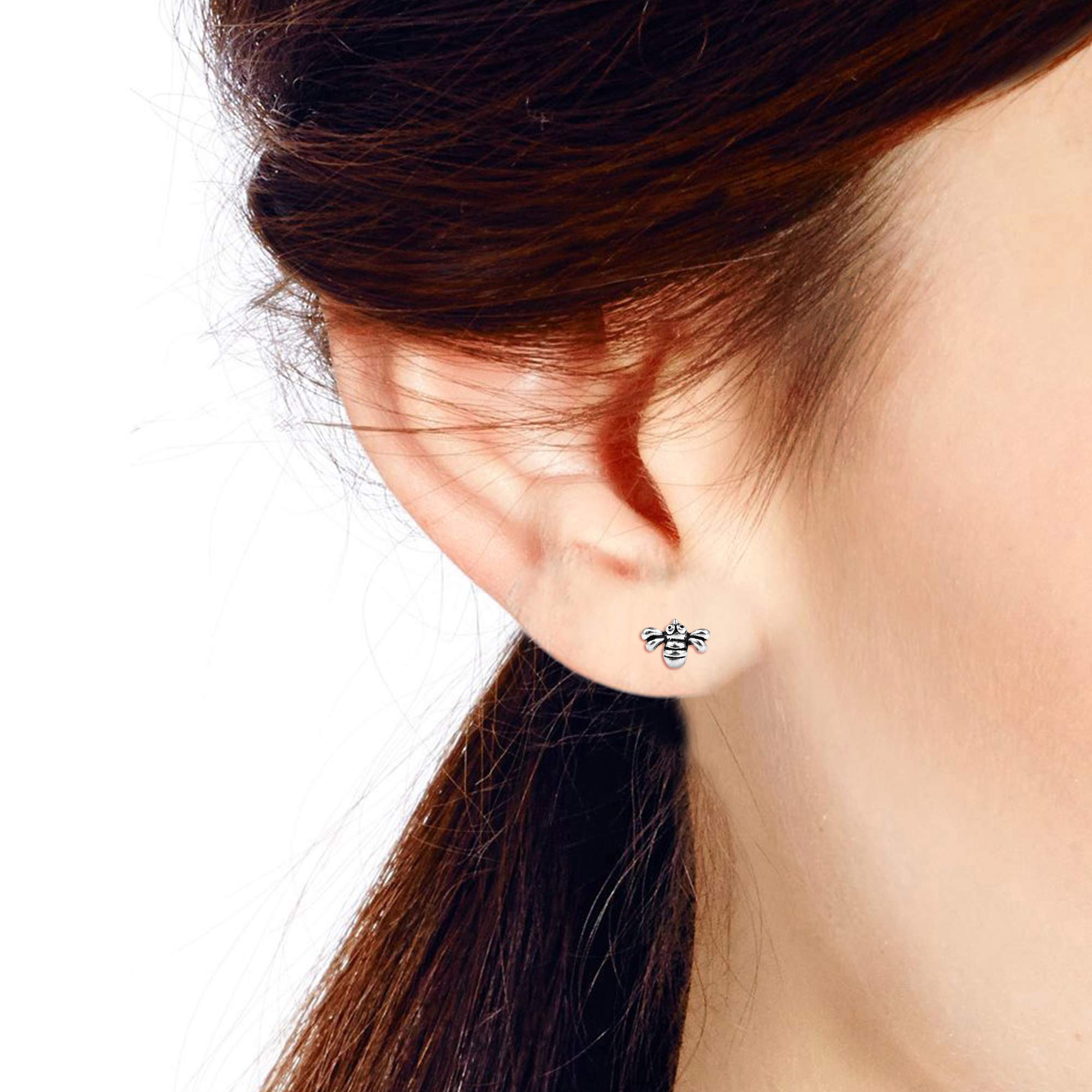 AeraVida Petite Adorable Bumble Bee .925 Sterling Silver Stud Earrings for Women | Cute Bee Jewelry Gift for Her | Perfect for Everyday Wear, Parties & Gifts