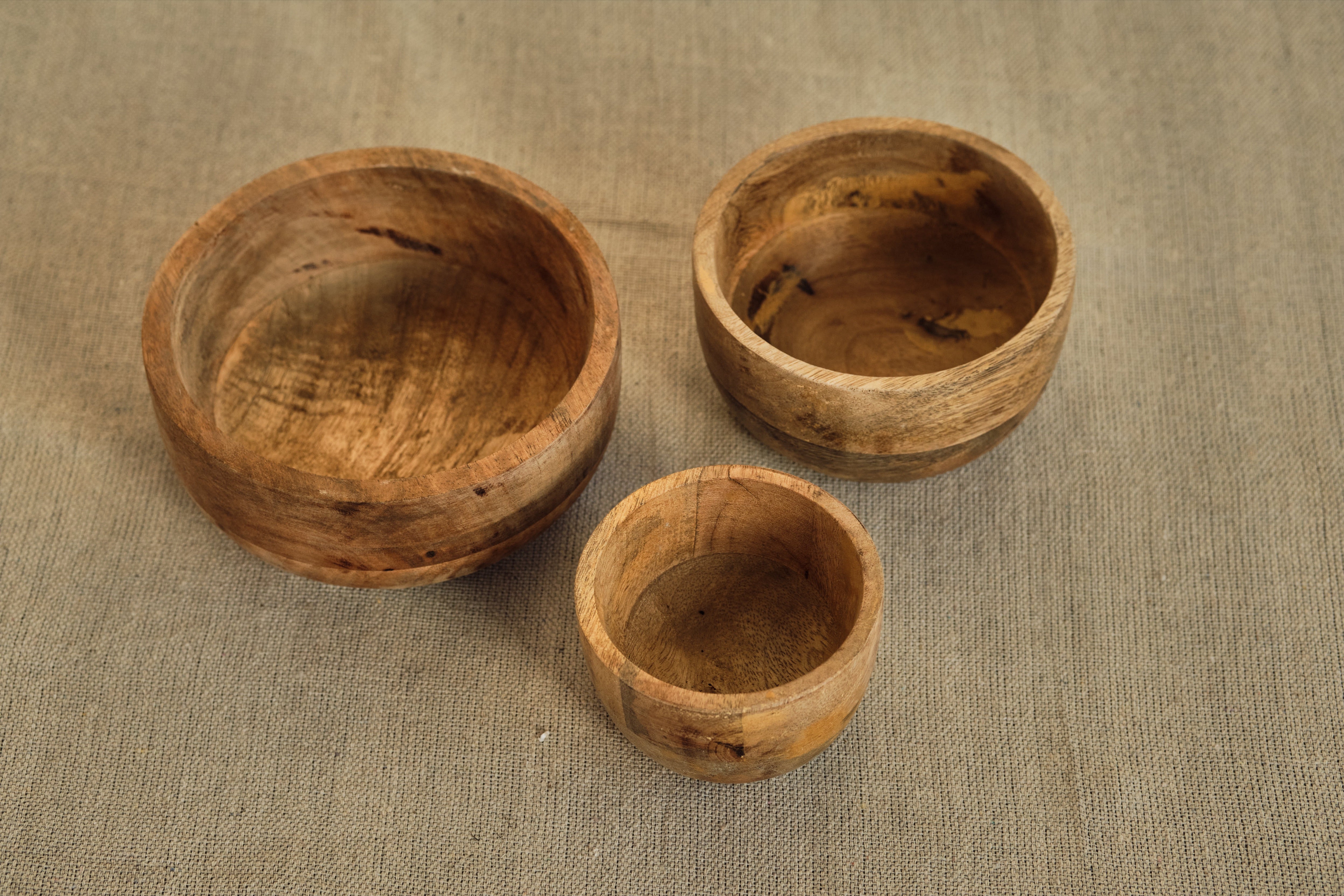 Natural Mango Wood Nibble Bowl for Cats - Handmade Pet Feeding Dish for Kittens & Adult Cats - Perfect for Dry Food, Treats & Water - Eco-Friendly Cat Bowl for Home & Travel Use