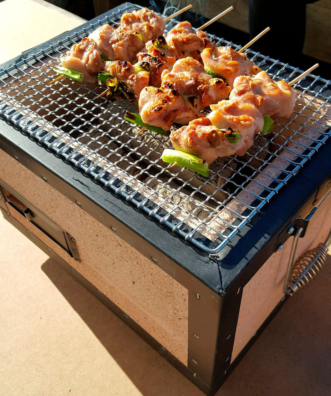 Premium Kaginushi Charcoal Konro Grill - Compact 12.2