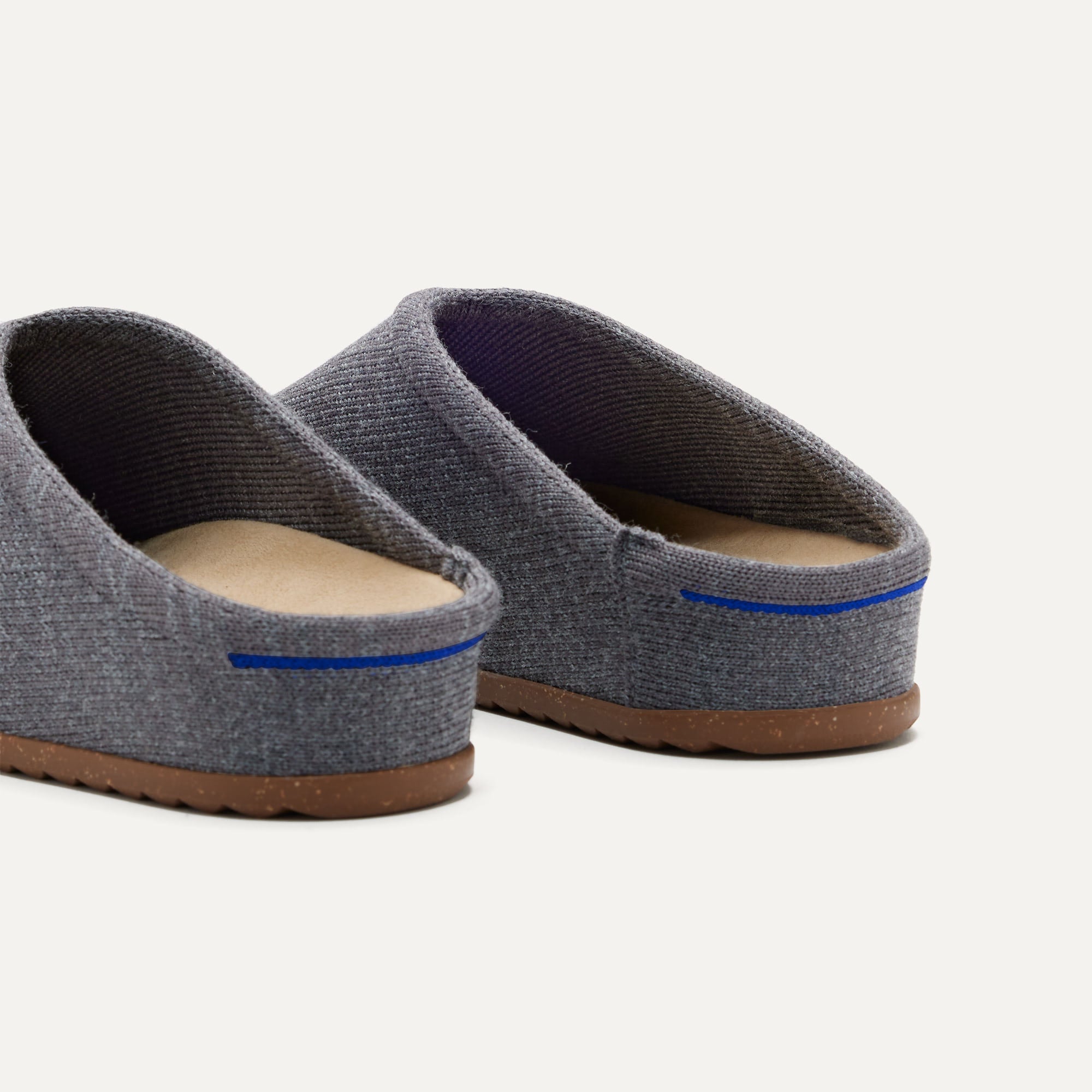 Comfortable Casual Clogs for Women & Men - Slip-Resistant Mountain Grey Outdoor Shoes for Walking, Gardening & Relaxing at Home