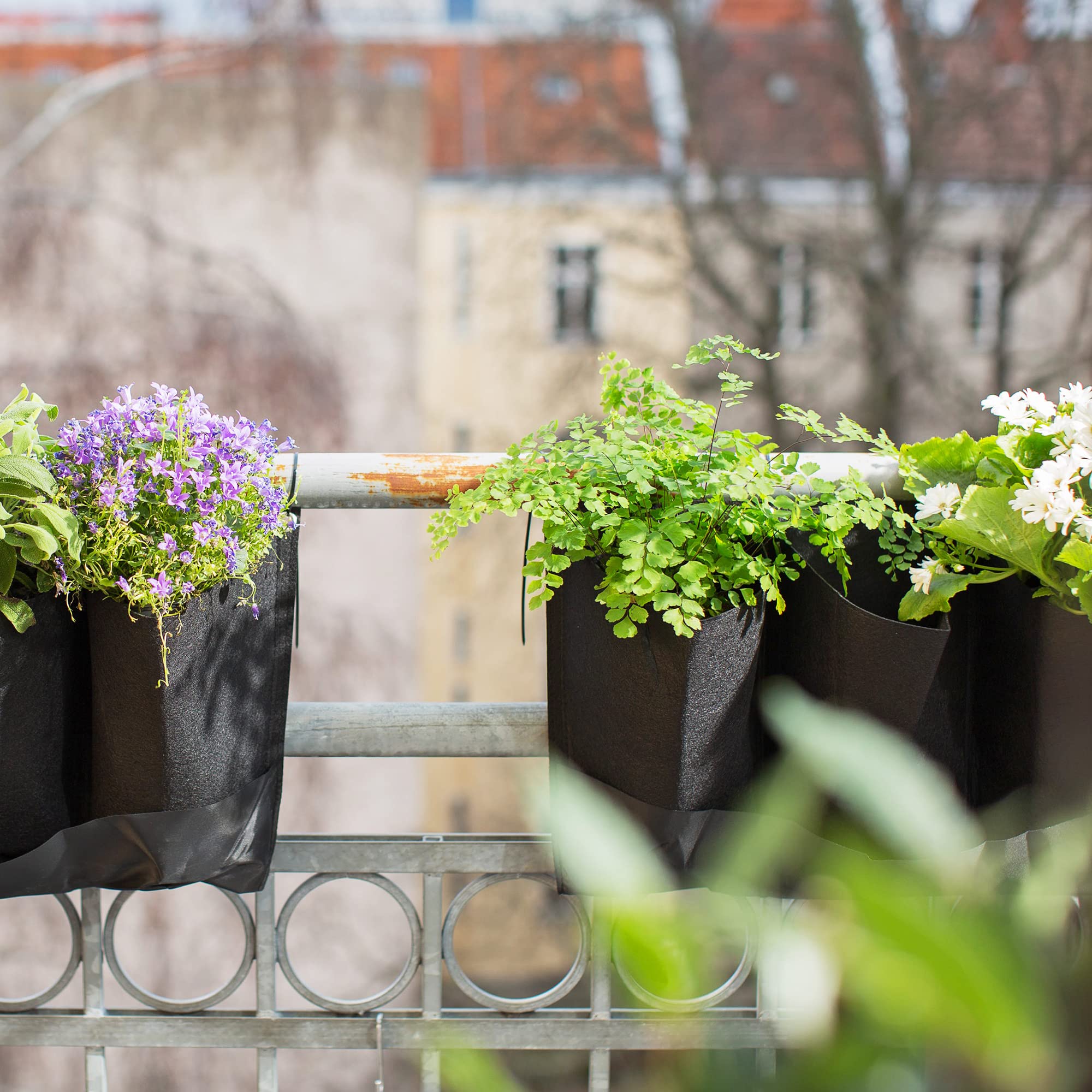 Navaris 4-Pack Hanging Outdoor Planters for Balcony, Deck, Patio & Porch - 3-Pocket Felt Plant Hangers for Flowers, Herbs & Garden Plants | Perfect for Small Space Gardening & Urban Balcony Decor