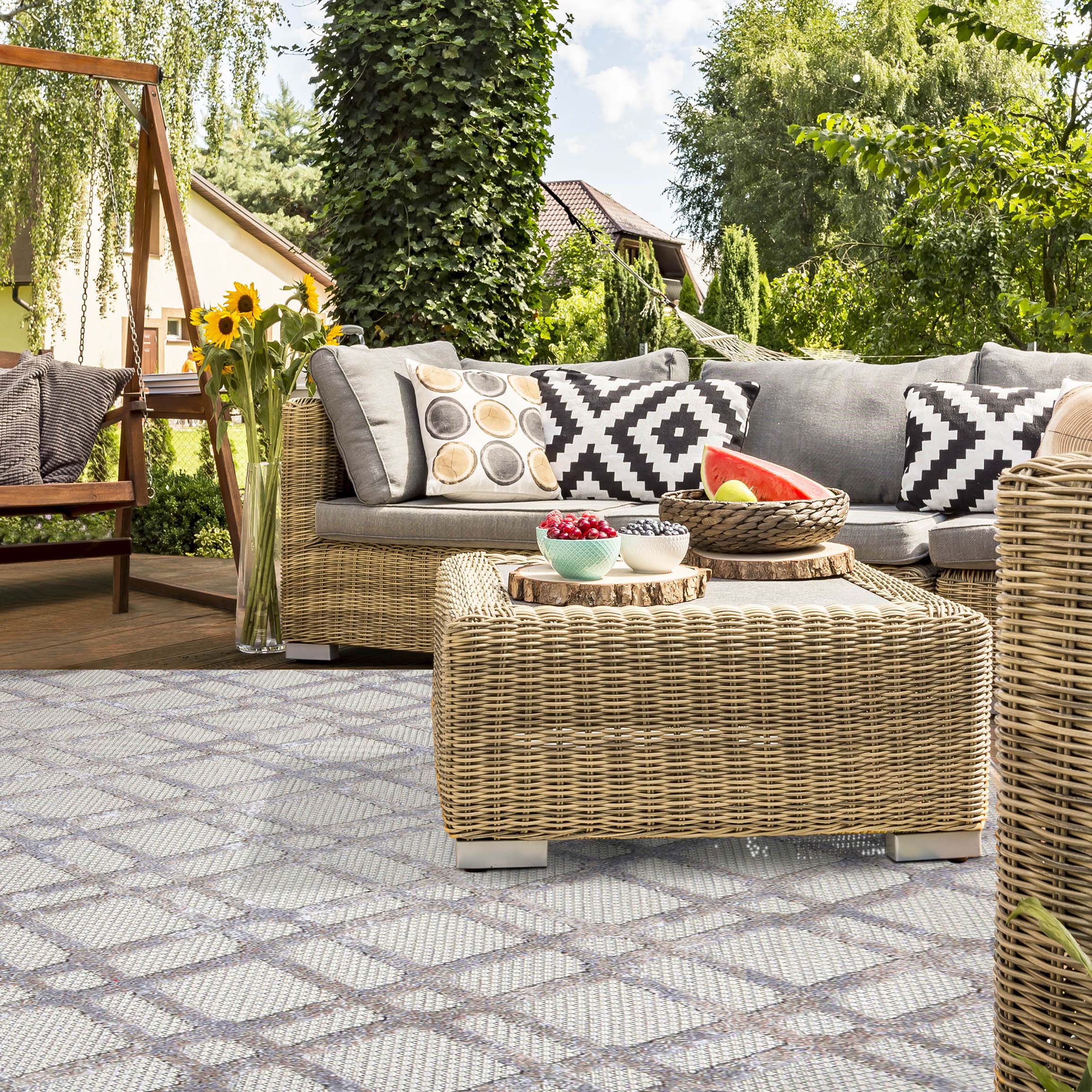 Paxson Geometric Diamond Lattice Indoor Outdoor Area Rug - Non-Slip Modern Floor Mat for Living Room, Bedroom, Patio & Deck Decor