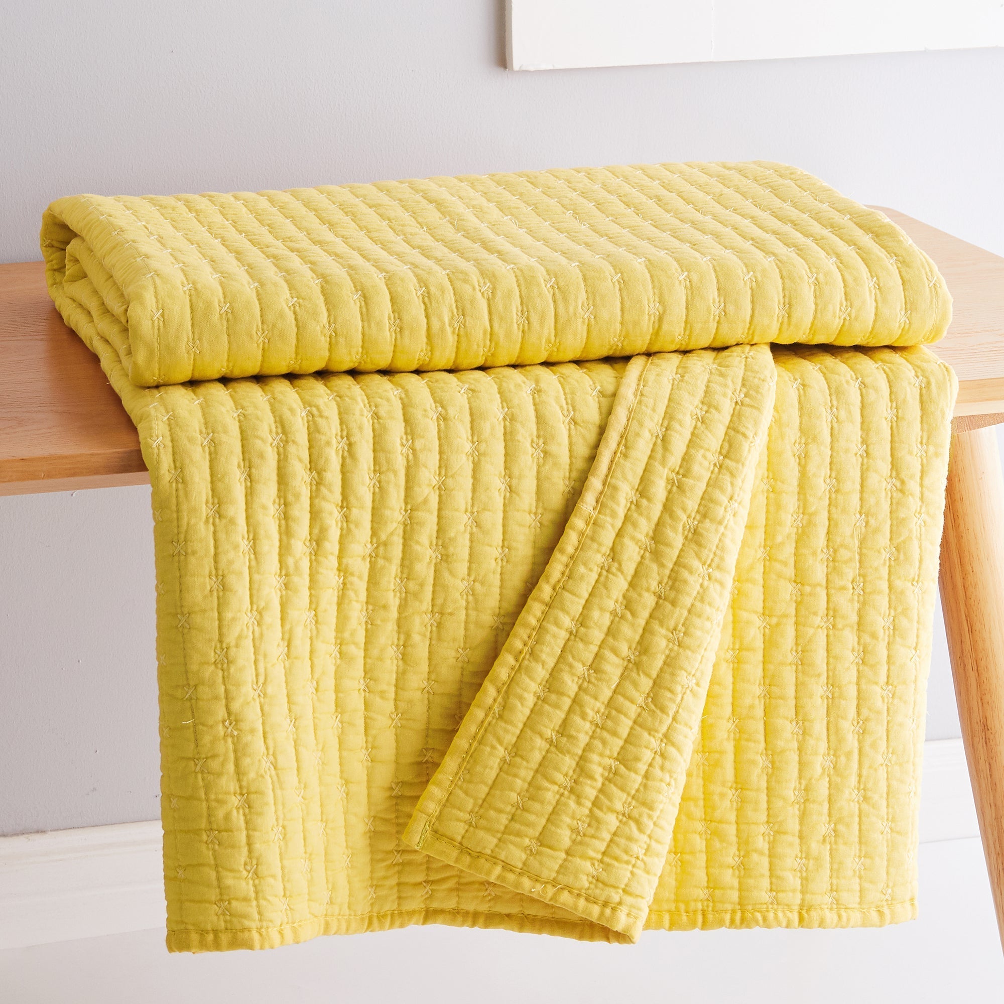 Handmade Cross Stitch Quilted Throw Blanket - Cozy Soft Bedspread for Sofa, Bed & Couch - Perfect for Winter Warmth, Home Decor & Gift Giving