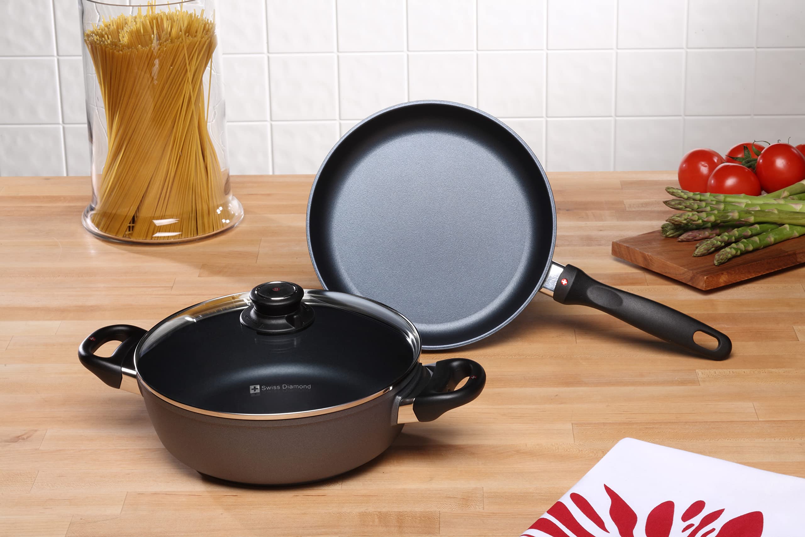 Swiss Diamond 3-Piece Induction Cookware Set - Nonstick Fry Pan & Casserole with Lids, Oven & Dishwasher Safe HD Diamond Coated Aluminum Pots and Pans, Gray - Perfect for Home Cooking, Baking & Family Meals